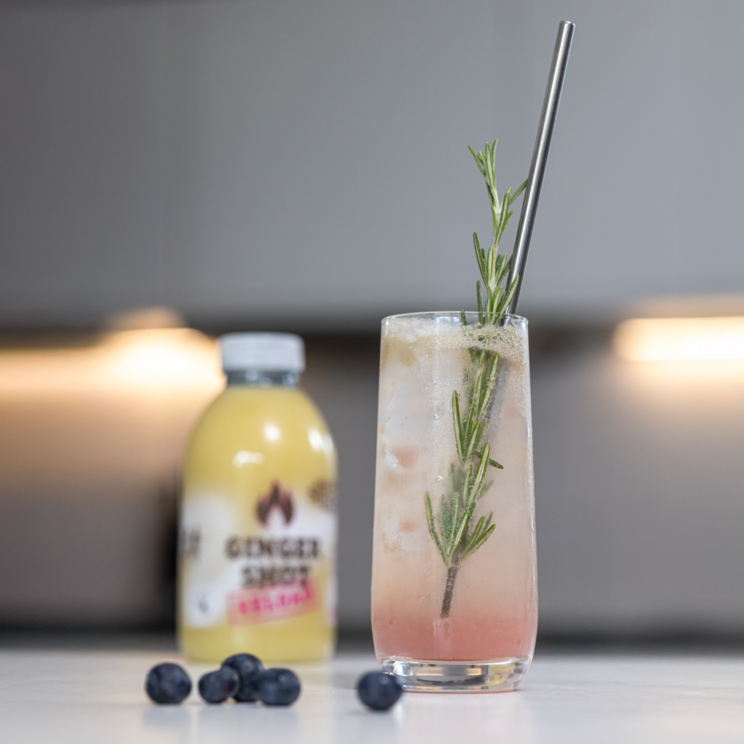 Heidelbeer-Rosmarin-Ginger Fizz